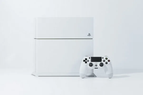 PS4ホワイト画像