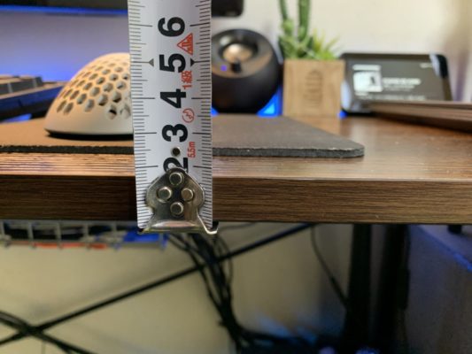 PCデスクの厚さを計測