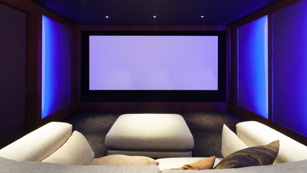 映画館のような疑似的サラウンド環境が作りだせる!