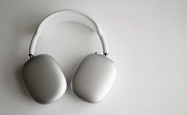 ワイヤレス接続のヘッドセットイメージ