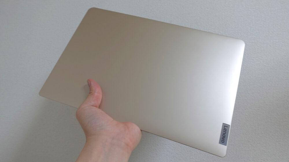 IdeaPad Slim 170 14型(AMD)はコンパクト