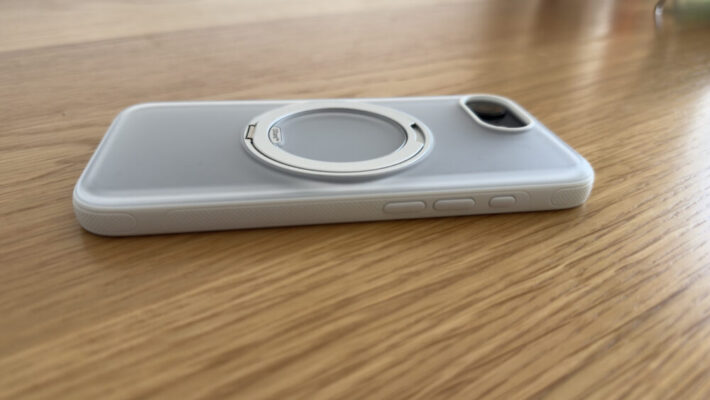 トラスiPhone１６e用ケース