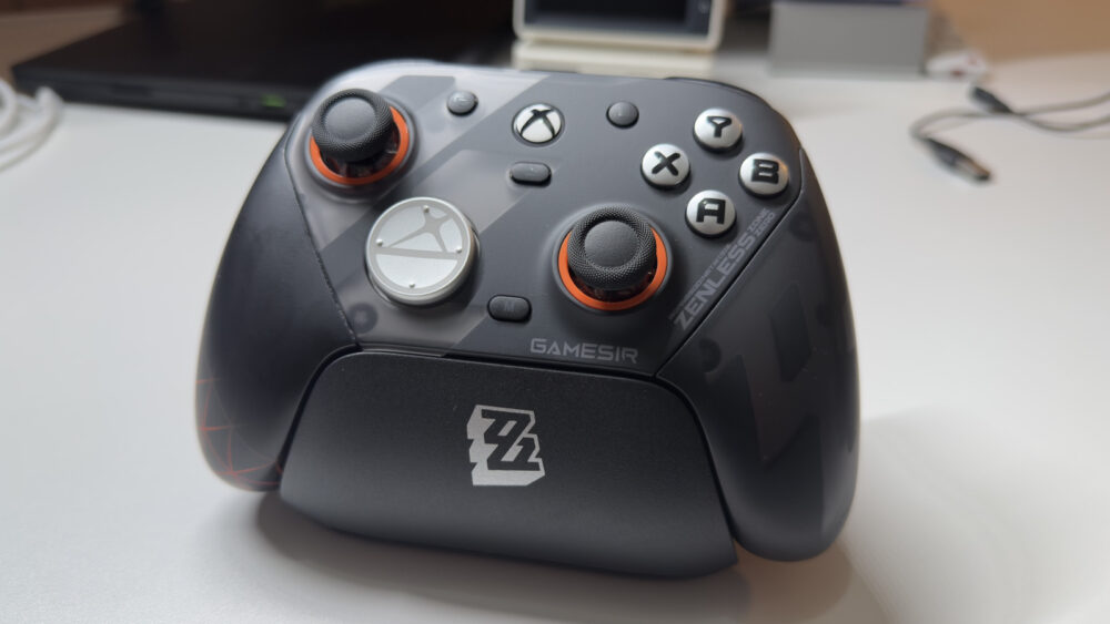 GameSir G7 Pro ZZZ 正面アップ（ZZZロゴ・透け感）