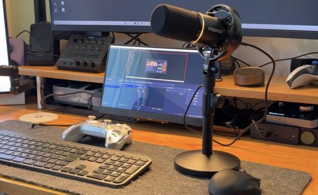 PD200W HybridをPCとスマホへ同時接続している様子